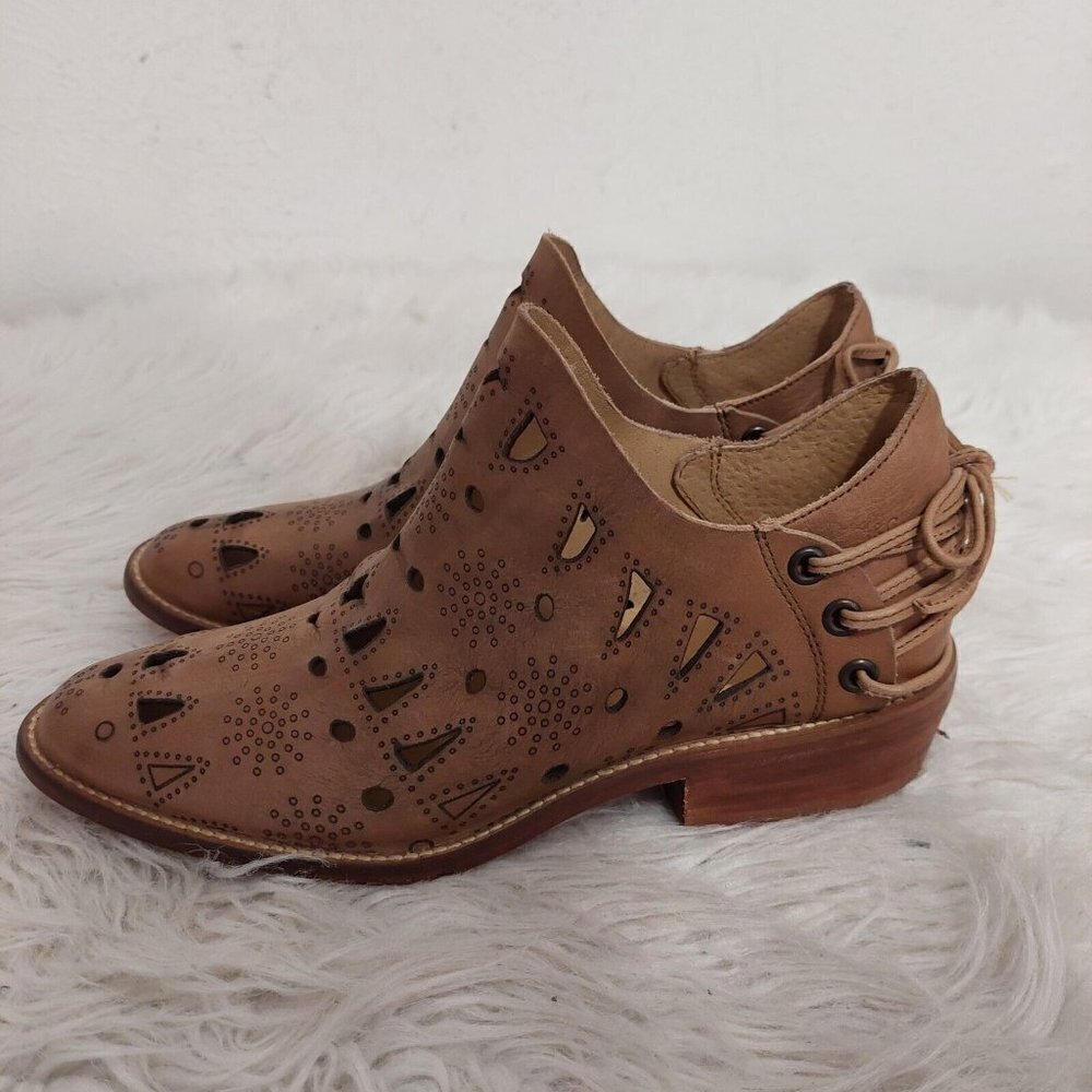 Musse & Cloud Brown Leather Coolise Ankle Boots Laser Cut Back Lace Booties Sz 7